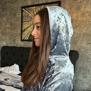 Habitual gray long sleeve sweater top